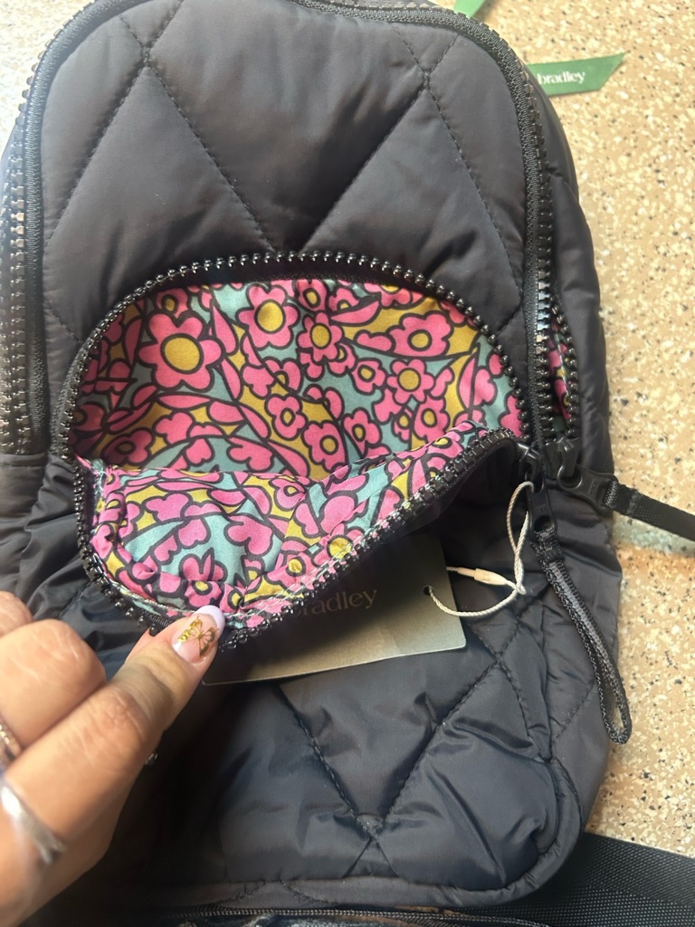 Vera Bradley Lorman  Black Quilted Crossbody Sling Bag NEW WITH TAGS - Picture 3 of 7